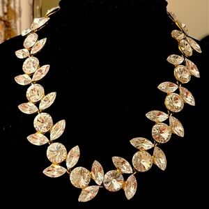 Leaf crystal statement Neaklace